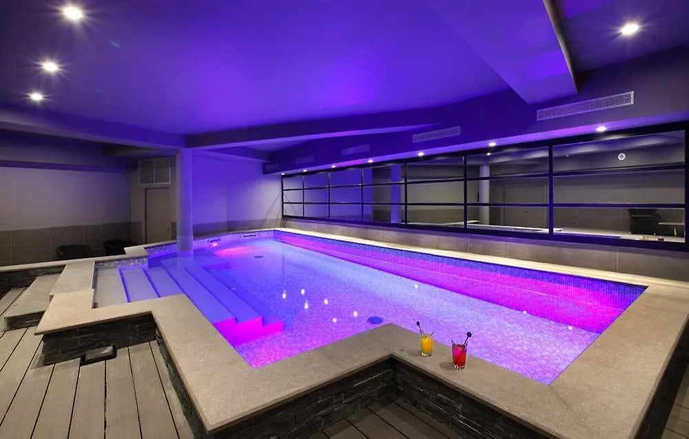 ****  Hotel Le Cinq Hyper - Centre Chambéry França