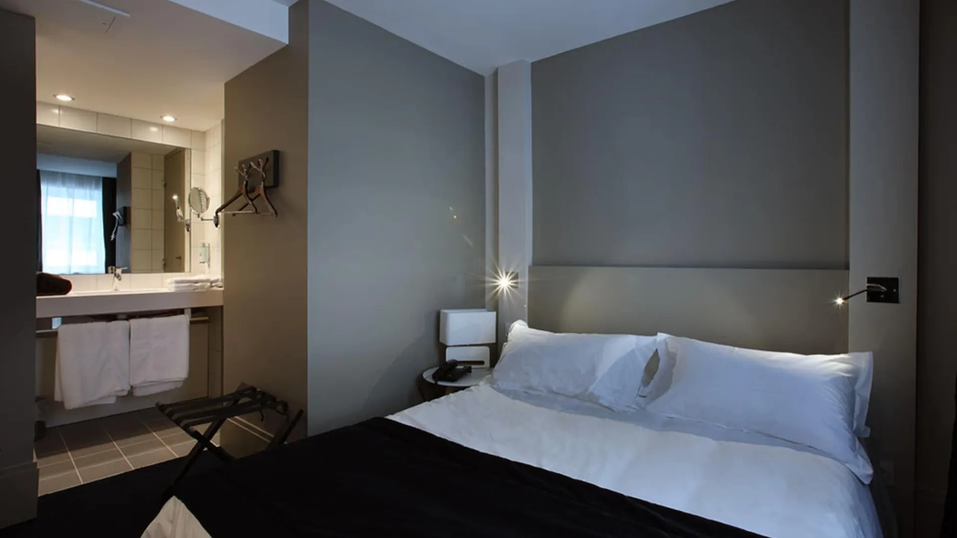 Hotel Le Cinq Hyper - Centre Chambery