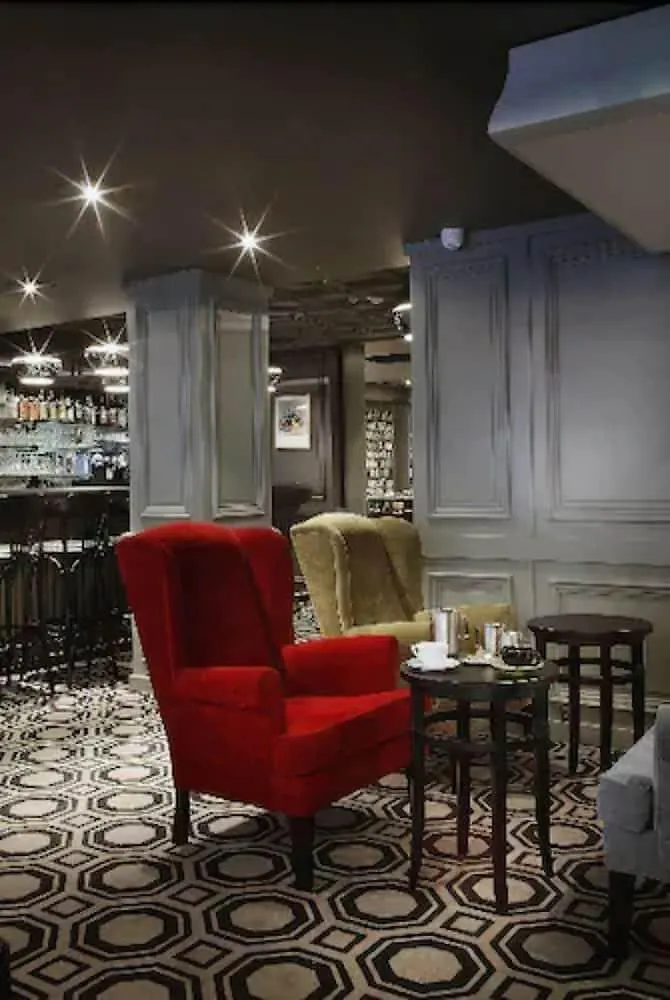 Hotel Le Cinq Hyper - Centre Chambery