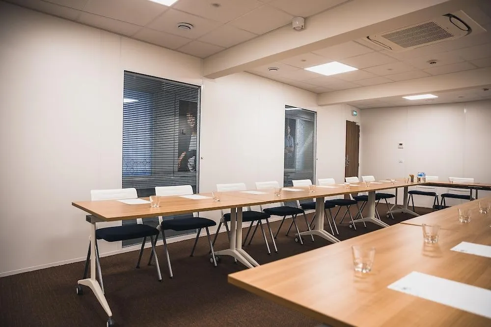 Hotel Le Cinq Hyper - Centre Chambery