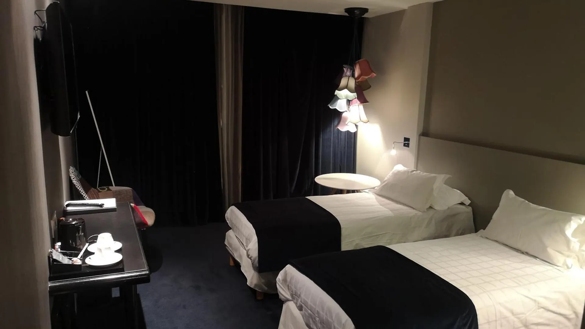 Hotel Le Cinq Hyper - Centre Chambery France